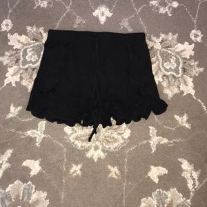 Black frilly shorts🖤